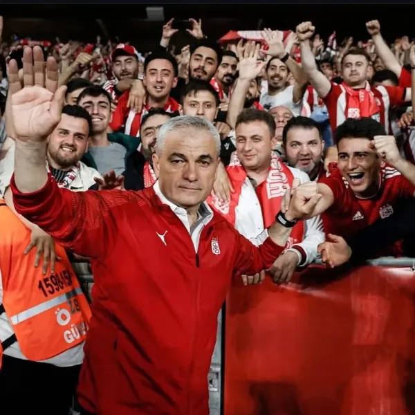 Rıza Çalımbay’dan Şaşırtan Başarı: Aynı Sezonda İki Takımı Düşürdü