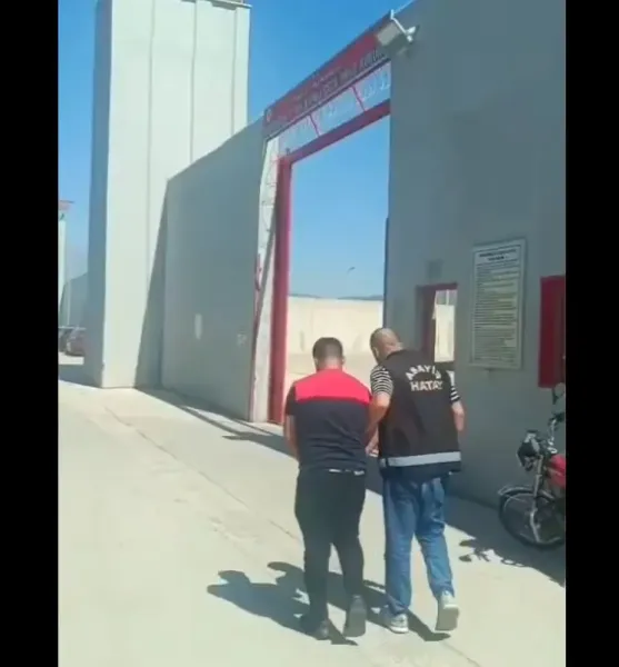 Sahte Kimlikli Dolandırıcı Hatay’da Yakalandı