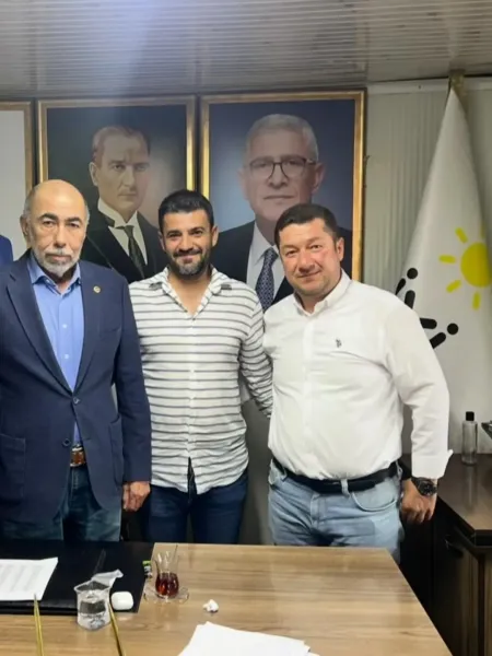İYİ Parti Samandağ'da Yeni Dönem! Başkan Eryılmaz Göreve Başladı