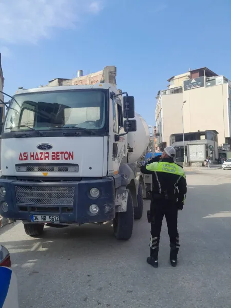 Samandağ’da Ehliyetsiz Kamyon Kullanana Yüklü Ceza