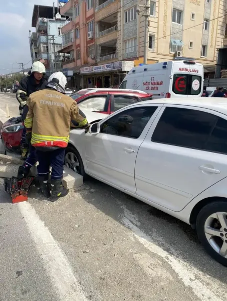 Samandağ'da Feci Kaza! 2 Çocuk da Yaralı, İşte İlk Bilgiler