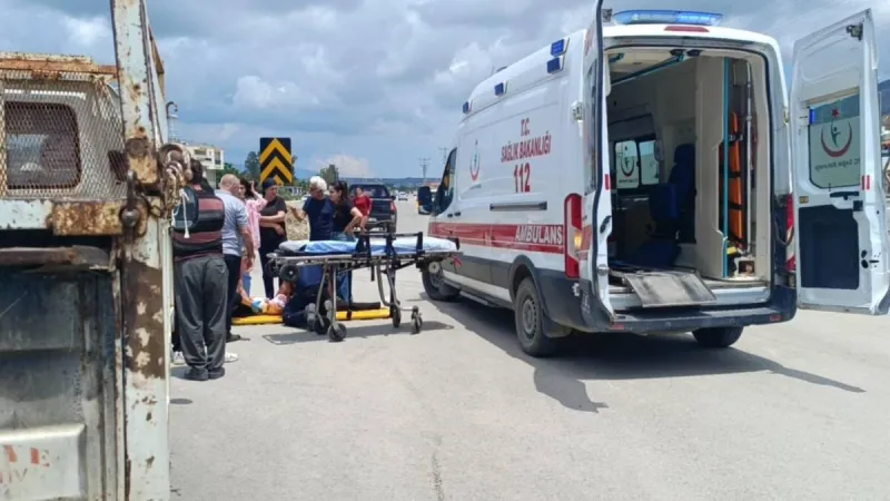 Samandağ’da otomobil ile motosiklet çarpıştı: 1 yaralı