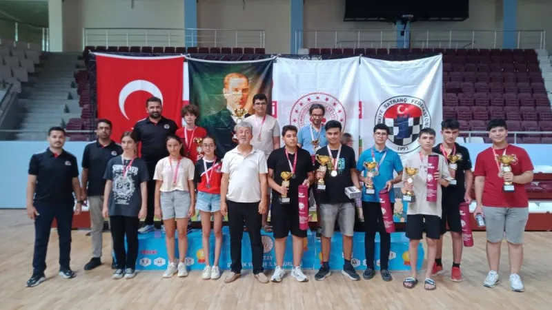 Satranç Turnuvası ödüllerle sona erdi