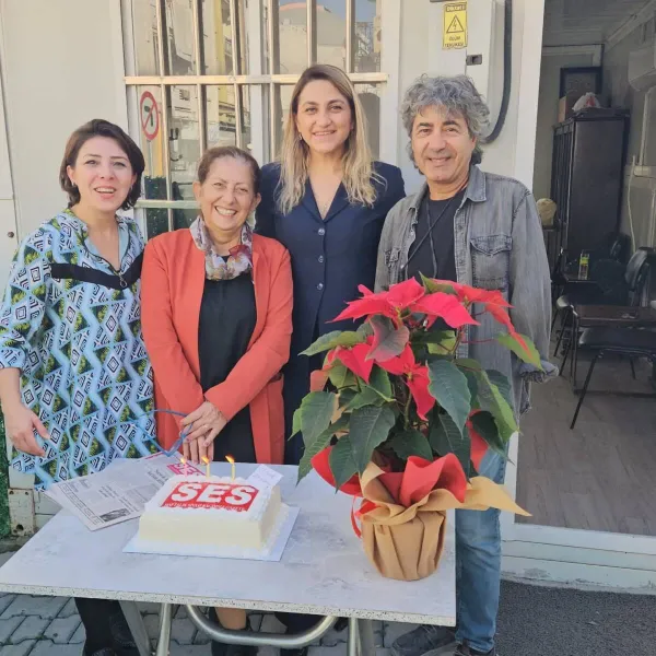 SES yayın yıldönümünün sevincini yaşıyor