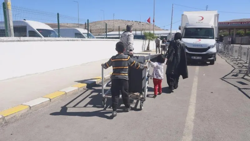 Suriye’ye dönüşlerde umut ve hüzün yan yana