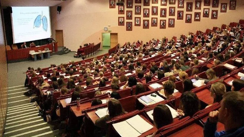 Üniversite kadroları 'kişiye özel' açıldı: Sosyal hizmetler bölümü için tarih alanında doktora yapma şartı!