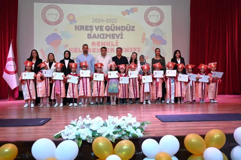 Üniversite Kreşinde Miniklerin Mezuniyet Heyecanı