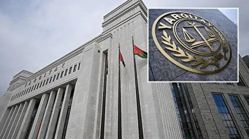 Yargıtay evinin çevresinde dolaştığı kadına çiçek gönderen kişiye 'cinsel taciz'den verilen cezayı bozdu