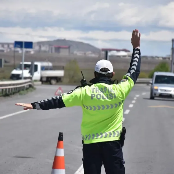 Trafik Cezalarına Zam Şoku! Telefonla Konuşmak Artık Kaç Para?